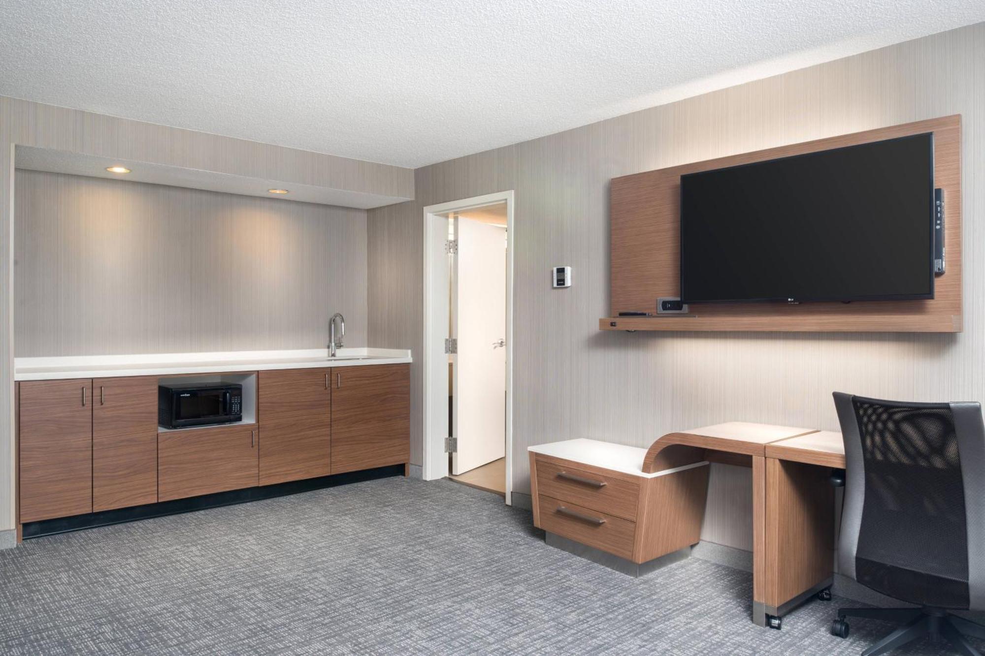 Courtyard By Marriott Lynchburg Hotel Exterior foto